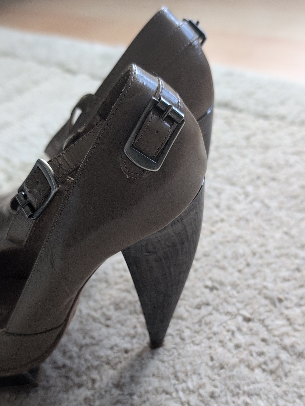 Chloe Leather Shoes - Picture 4 of 10